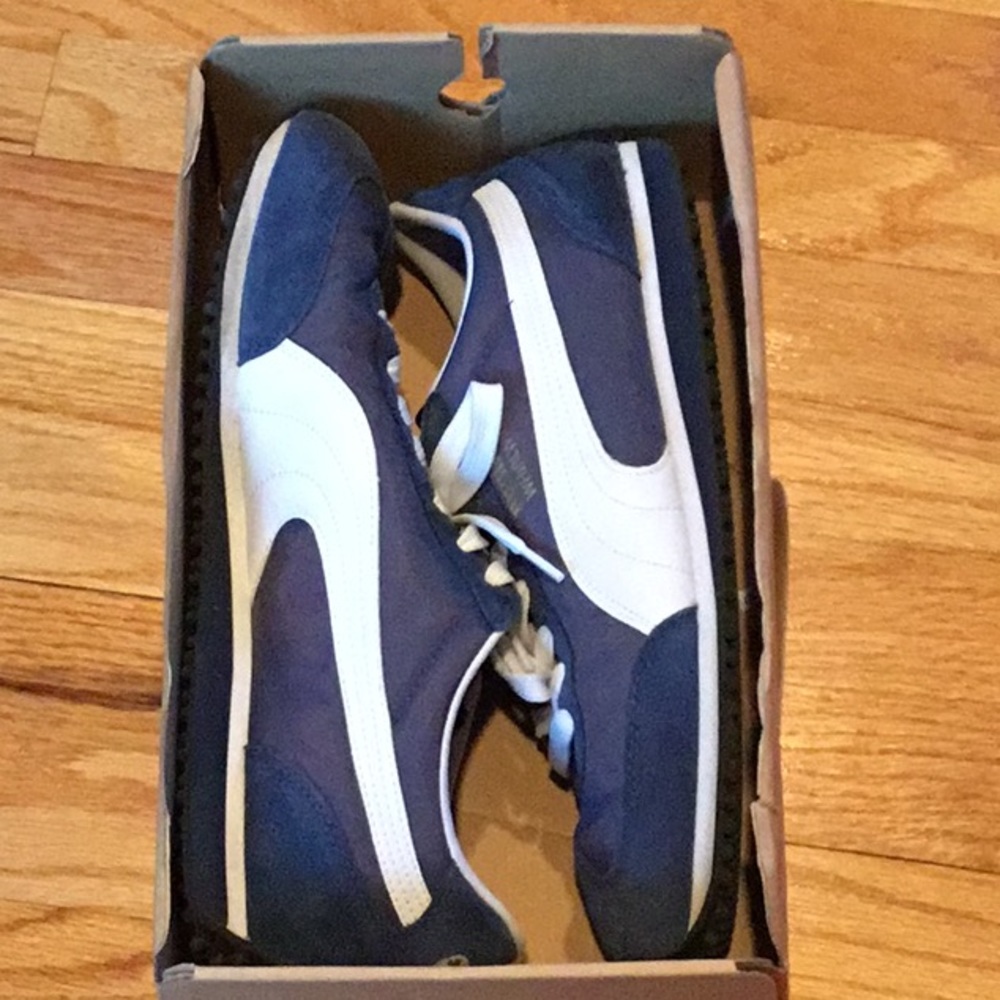 Men’s Puma sneakers